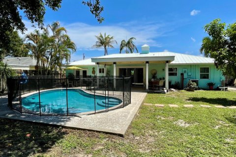 House in Tequesta, Florida 3 bedrooms, 120.4 sq.m. № 2184992 - photo 21
