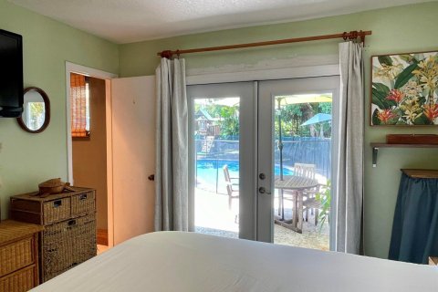 House in Tequesta, Florida 3 bedrooms, 120.4 sq.m. № 2184992 - photo 11