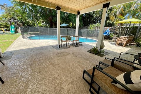 House in Tequesta, Florida 3 bedrooms, 120.4 sq.m. № 2184992 - photo 18