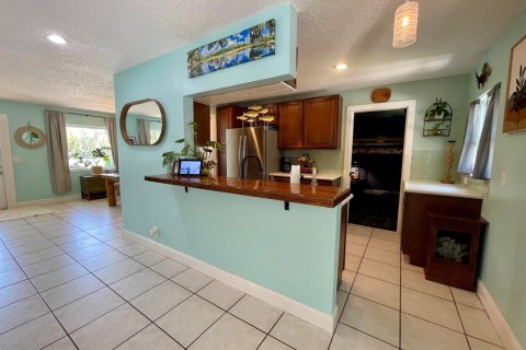 House in Tequesta, Florida 3 bedrooms, 120.4 sq.m. № 2184992 - photo 6