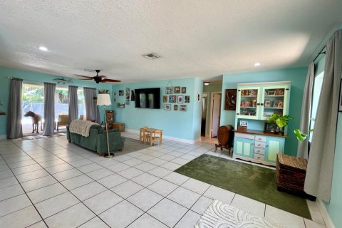 House in Tequesta, Florida 3 bedrooms, 120.4 sq.m. № 2184992 - photo 3