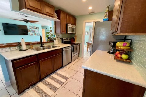 House in Tequesta, Florida 3 bedrooms, 120.4 sq.m. № 2184992 - photo 8