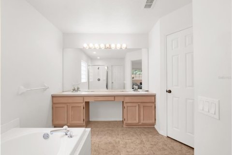 House in Lake Mary, Florida 3 bedrooms, 159.05 sq.m. № 1534597 - photo 15