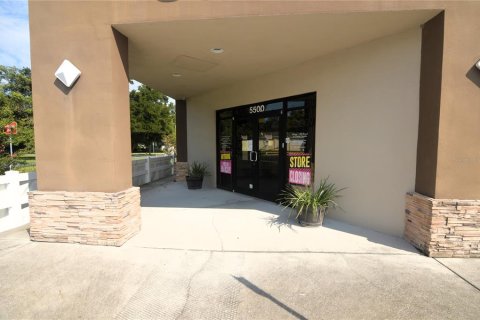 Immobilier commercial à vendre à Zephyrhills, Floride: 1105.54 m2 № 2329015 - photo 2