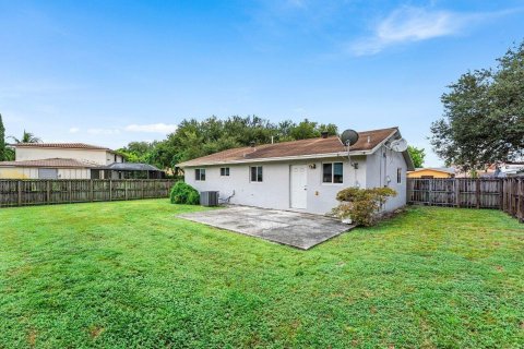 Villa ou maison à vendre à Miramar, Floride: 2 chambres, 94.76 m2 № 2192025 - photo 23