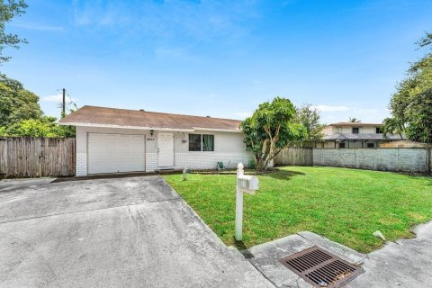 Villa ou maison à vendre à Miramar, Floride: 2 chambres, 94.76 m2 № 2192025 - photo 2