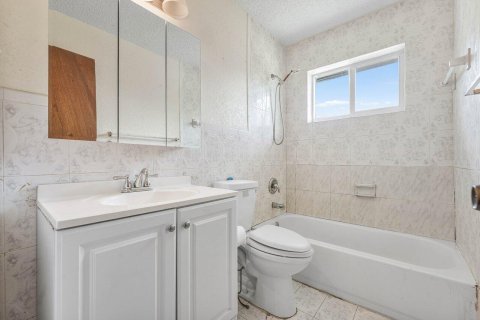 Villa ou maison à vendre à Miramar, Floride: 2 chambres, 94.76 m2 № 2192025 - photo 15