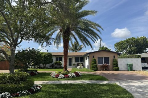 Casa en Cutler Bay, Florida 3 dormitorios, 154.22 m2 № 2152493