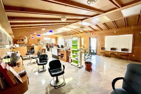 Propiedad comercial en alquiler en New Port Richey, Florida, 123.1 m2 № 1550081 - foto 4