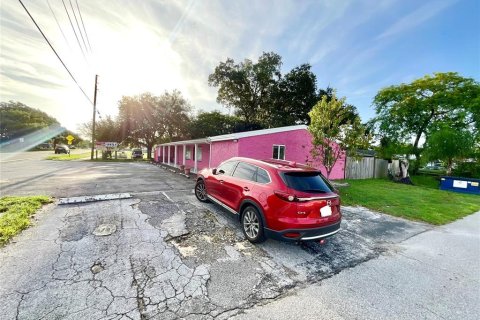 Propiedad comercial en alquiler en New Port Richey, Florida, 123.1 m2 № 1550081 - foto 21