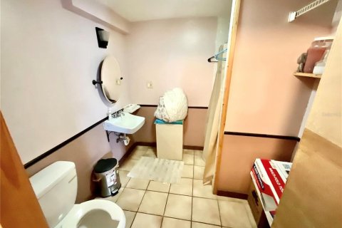 Propiedad comercial en alquiler en New Port Richey, Florida, 123.1 m2 № 1550081 - foto 12