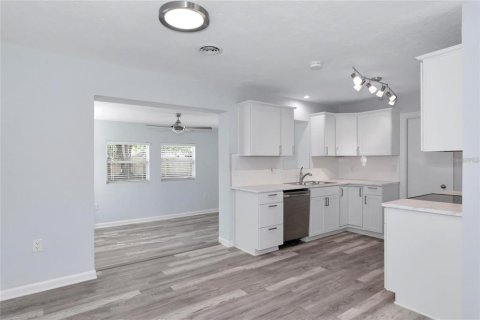 Casa en venta en Bradenton, Florida, 3 dormitorios, 108.42 m2 № 1798649 - foto 5