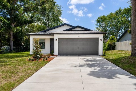 House in Spring Hill, Florida 2 bedrooms, 95.88 sq.m. № 2141501