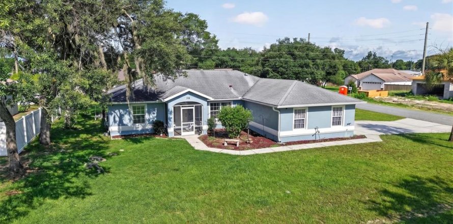 House in Ocala, Florida 3 bedrooms, 160.07 sq.m. № 2215499