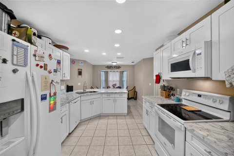 House in Ocala, Florida 3 bedrooms, 160.07 sq.m. № 2215499 - photo 19