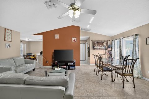 House in Ocala, Florida 3 bedrooms, 160.07 sq.m. № 2215499 - photo 8
