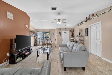 House in Ocala, Florida 3 bedrooms, 160.07 sq.m. № 2215499 - photo 6