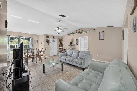 House in Ocala, Florida 3 bedrooms, 160.07 sq.m. № 2215499 - photo 12