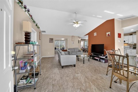 House in Ocala, Florida 3 bedrooms, 160.07 sq.m. № 2215499 - photo 13