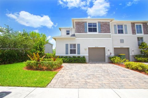 Casa en venta en Homestead, Florida, 4 dormitorios, 163.23 m2 № 1936275 - foto 2