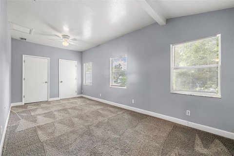 House in Tampa, Florida 4 bedrooms, 220.92 sq.m. № 2113324 - photo 25