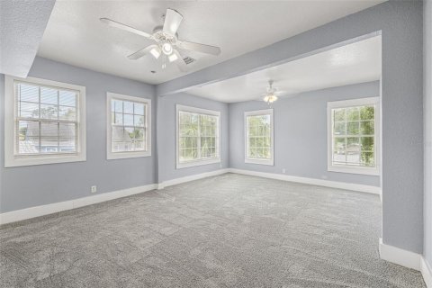 House in Tampa, Florida 4 bedrooms, 220.92 sq.m. № 2113324 - photo 27