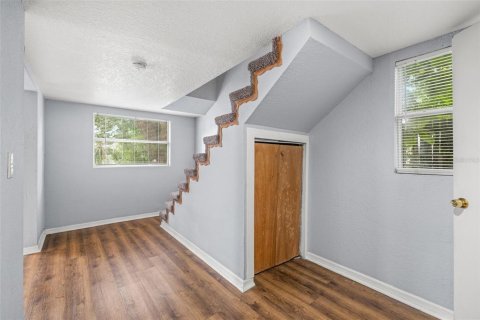 House in Tampa, Florida 4 bedrooms, 220.92 sq.m. № 2113324 - photo 10