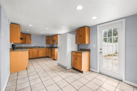 House in Tampa, Florida 4 bedrooms, 220.92 sq.m. № 2113324 - photo 16