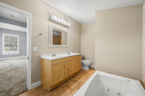 House in Tampa, Florida 4 bedrooms, 220.92 sq.m. № 2113324 - photo 30