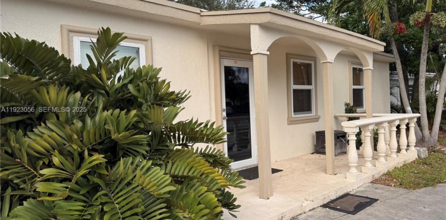 Villa ou maison à Pompano Beach, Floride 3 chambres, 112.13 m2 № 1976786