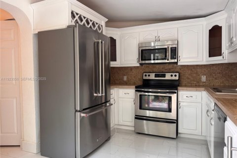 Villa ou maison à louer à Pompano Beach, Floride: 3 chambres, 112.13 m2 № 1976786 - photo 4