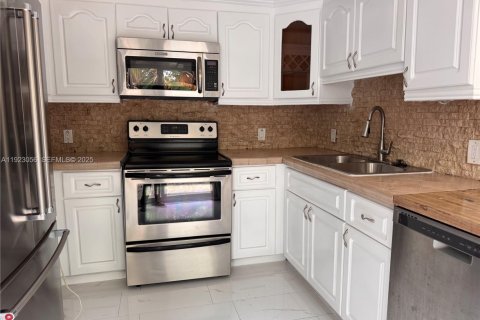 Villa ou maison à louer à Pompano Beach, Floride: 3 chambres, 112.13 m2 № 1976786 - photo 7