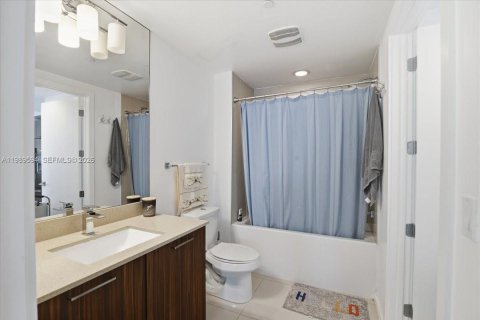 Купить кондоминиум в Дорал, Флорида 2 спальни, 89.28м2, № 2185847 - фото 26