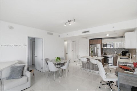 Купить кондоминиум в Дорал, Флорида 2 спальни, 89.28м2, № 2185847 - фото 3