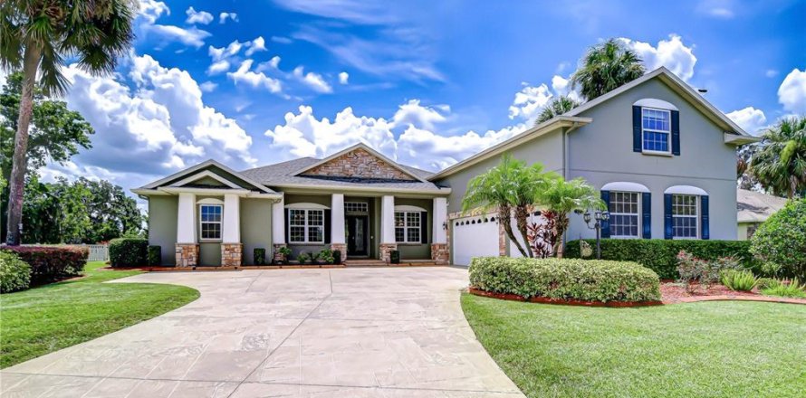 Casa en Seffner, Florida 5 dormitorios, 377 m2 № 1823332