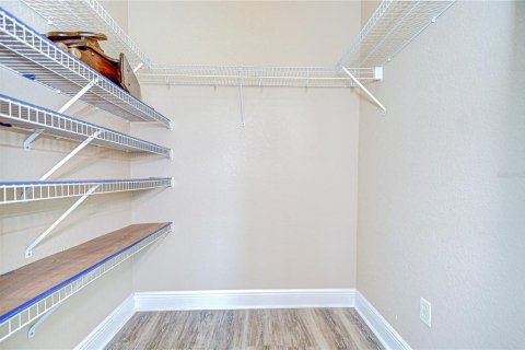 Casa en venta en Seffner, Florida, 5 dormitorios, 377 m2 № 1823332 - foto 16