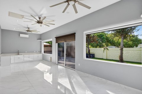 Condo in Margate, Florida, 2 bedrooms  № 2177310 - photo 14