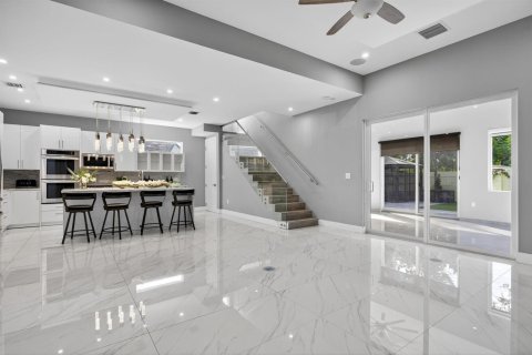 Condo in Margate, Florida, 2 bedrooms  № 2177310 - photo 3