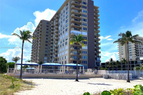 Copropriété à vendre à Lauderdale-by-the-Sea, Floride: 2 chambres, 107.77 m2 № 1874744 - photo 26