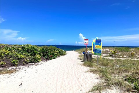 Copropriété à vendre à Lauderdale-by-the-Sea, Floride: 2 chambres, 107.77 m2 № 1874744 - photo 25