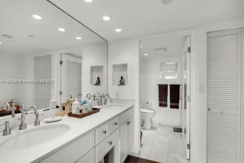 Condo in Key Biscayne, Florida, 4 bedrooms  № 1959307 - photo 20