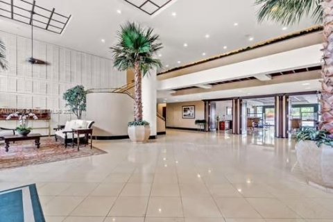 Condo in Key Biscayne, Florida, 4 bedrooms  № 1959307 - photo 3