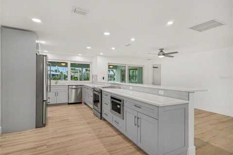 Villa ou maison à vendre à Punta Gorda, Floride: 3 chambres, 200.11 m2 № 2198255 - photo 6