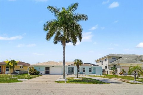 Villa ou maison à vendre à Punta Gorda, Floride: 3 chambres, 200.11 m2 № 2198255 - photo 2