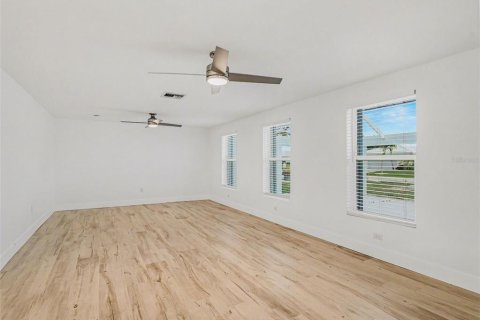 Villa ou maison à vendre à Punta Gorda, Floride: 3 chambres, 200.11 m2 № 2198255 - photo 18