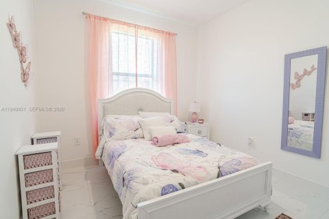 Casa en alquiler en Lehigh Acres, Florida, 3 dormitorios № 2010396 - foto 9