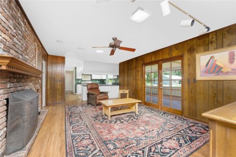 House in Englewood, Florida 4 bedrooms, 219.9 sq.m. № 1906238 - photo 12