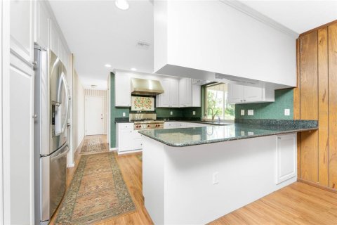 House in Englewood, Florida 4 bedrooms, 219.9 sq.m. № 1906238 - photo 14
