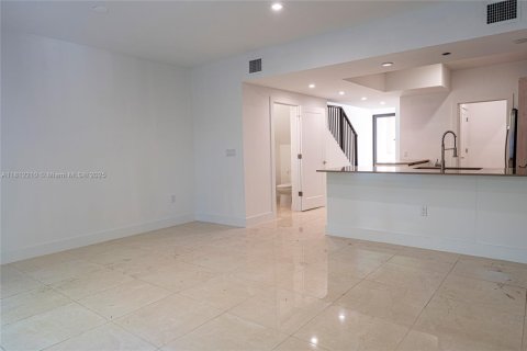 Adosado en venta en Dania Beach, Florida, 3 dormitorios, 146.97 m2 № 1937683 - foto 10
