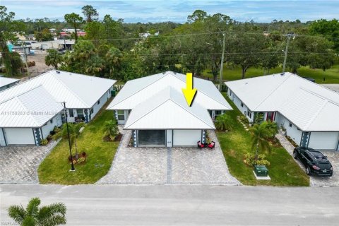House in LaBelle, Florida 2 bedrooms, 113.71 sq.m. № 1707098 - photo 10